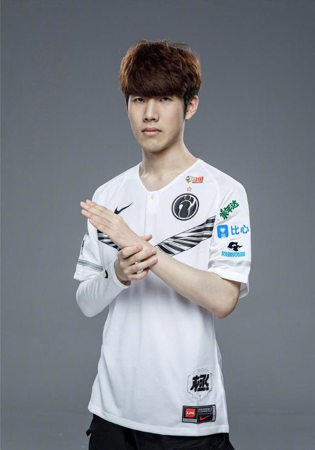 仅展示了他 仅展示了他